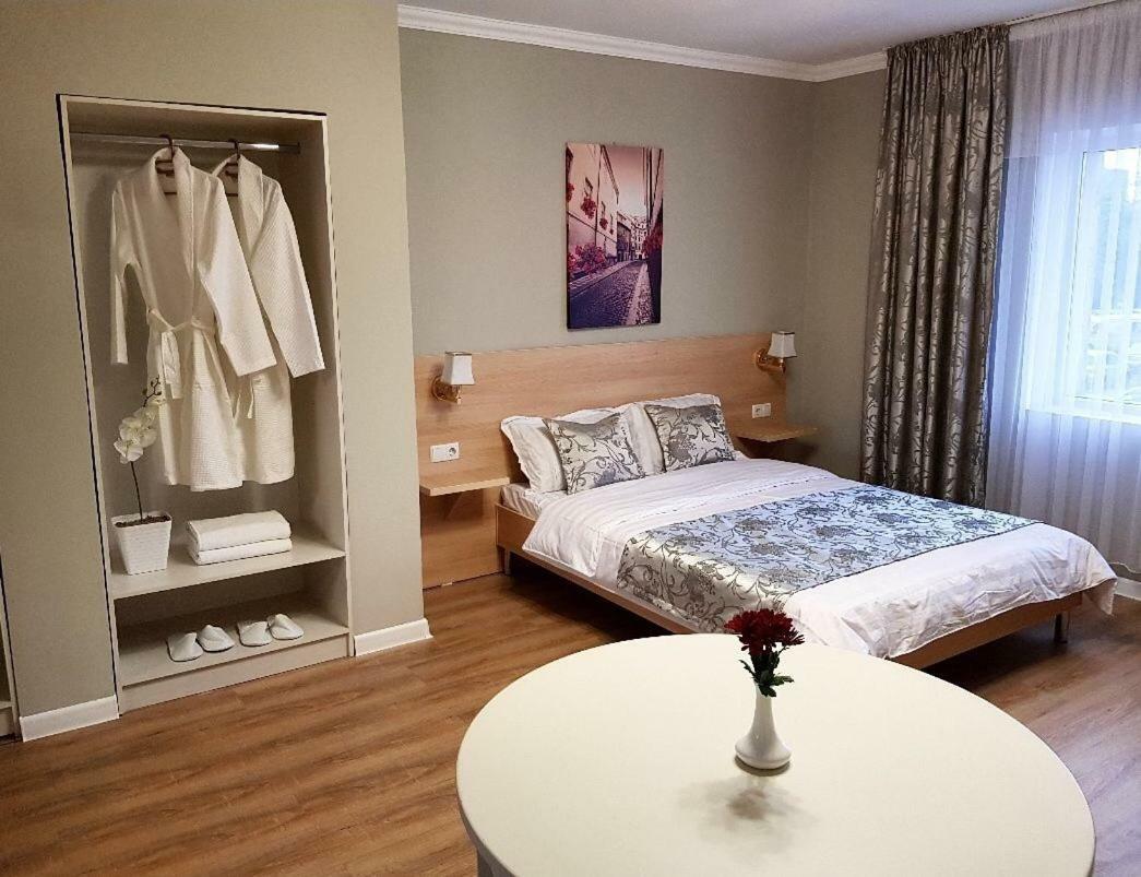 Sky Hotel Бішкек Екстер'єр фото